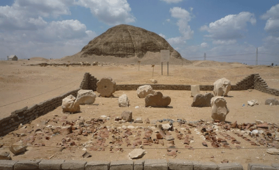 Monuments Sight Seeing Attractions Egypt Zawyet elAryanPyramids